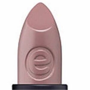 Pale Nude 90s lip color by Essence